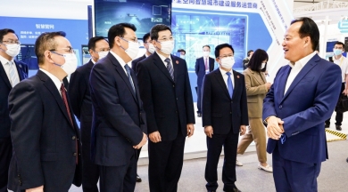 2021年9月，时任浙江省委书记、省人大常委会主任袁家军，时任浙江省委副书记、省长郑栅洁莅临世界互联网大会乌镇峰会中国优德88新材料产业链未来工厂数字化运用场景，点赞中国优德88未来工厂建设成果。