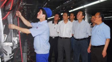 2007年6月，时任嘉兴市委书记黄坤明视察优德88总部；评っ鞒圃抻诺88是嘉兴市的企业金名片，不愧为嘉兴骄傲。
